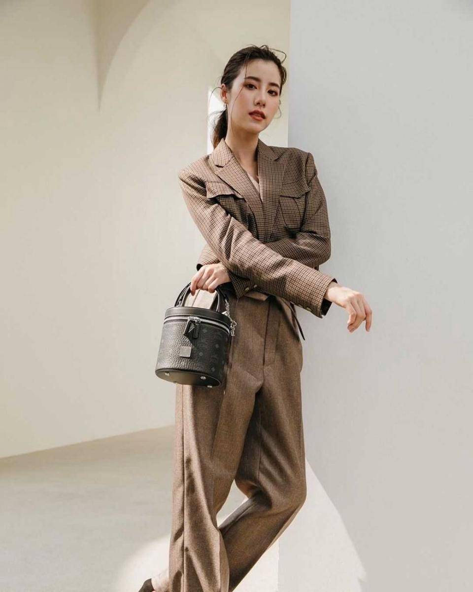 Esther Supreeleela (instagram.com/esthersupree)
