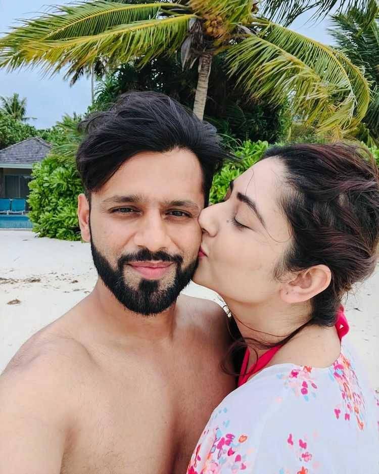 Disha Parmar dan suami (instagram.com/dishaparmar)