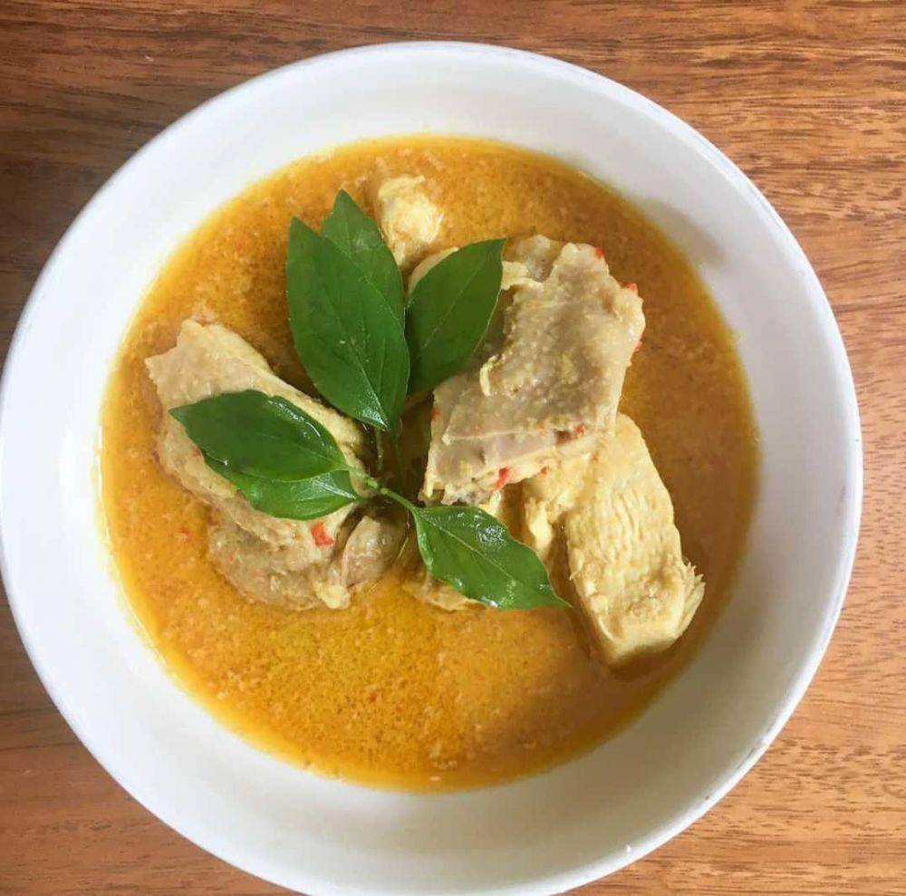 Ayam tuturuga (instagram.com/prisilliagalery)