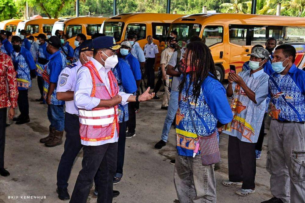 Menteri Perhubungan Budi Karya Sumadi meninjau sejumlah sarana dan prasarana infrastruktur transportasi di Jayapura dan Merauke (Sc: Biro Komunikasi dan Informasi Publik Kementerian Perhubungan)