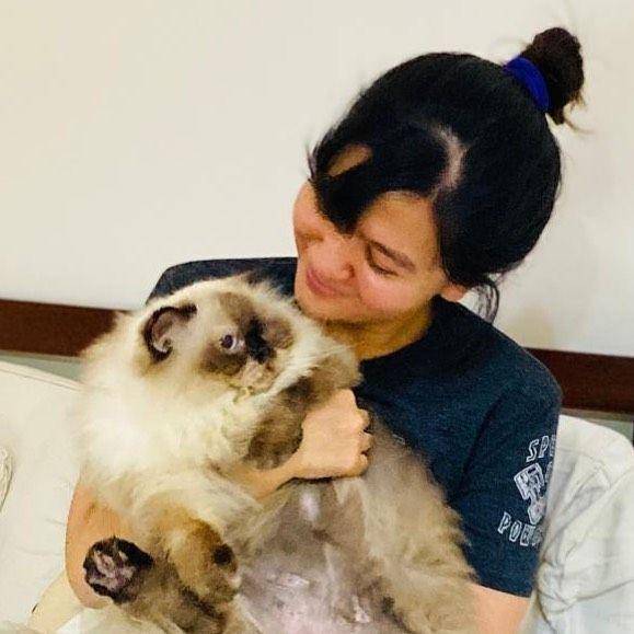 potret Ratu Tisha bersama kucing kesayangan (instagram.com/ratu.tisha)