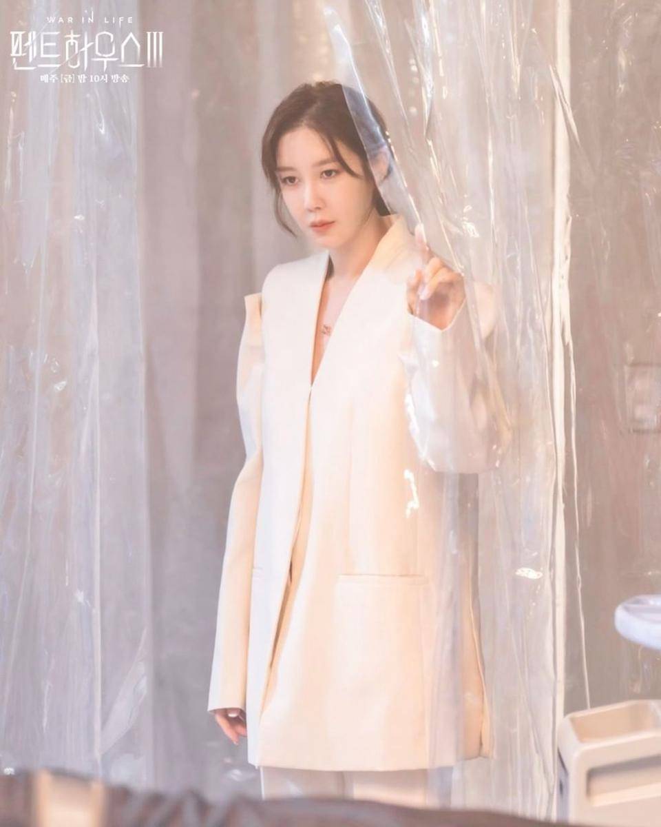 Shim Su Ryeon (dok. SBS/Penthouse 3)