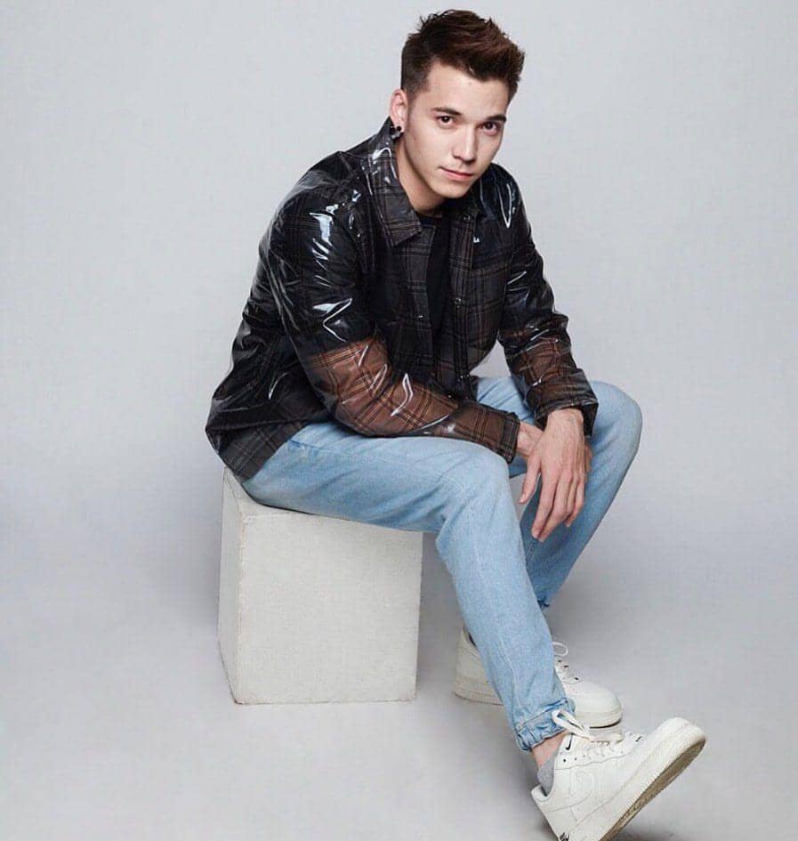 Stefan William (instagram.com/stefannwilliam)