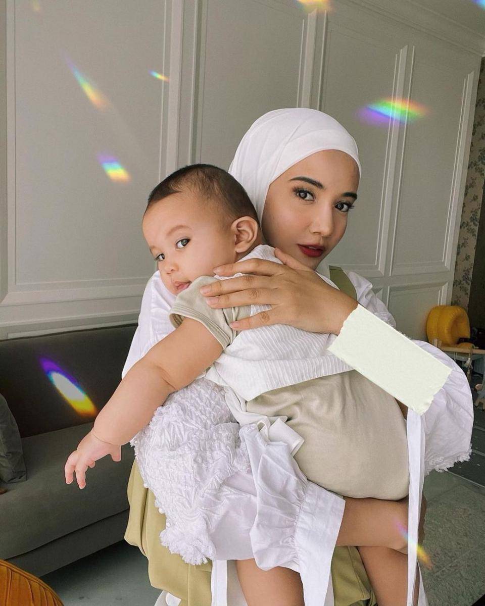 Zaskia Sungkar (instagram.com/zaskiasungkar15)