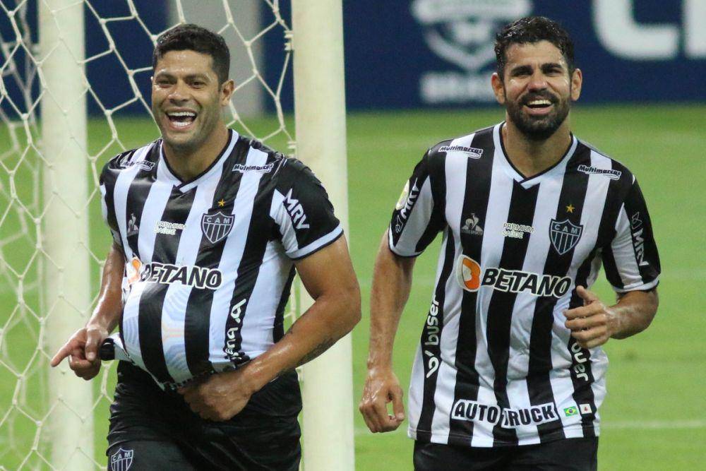 Hulk dan Diego Costa merayakan gol (newsfounded.com)