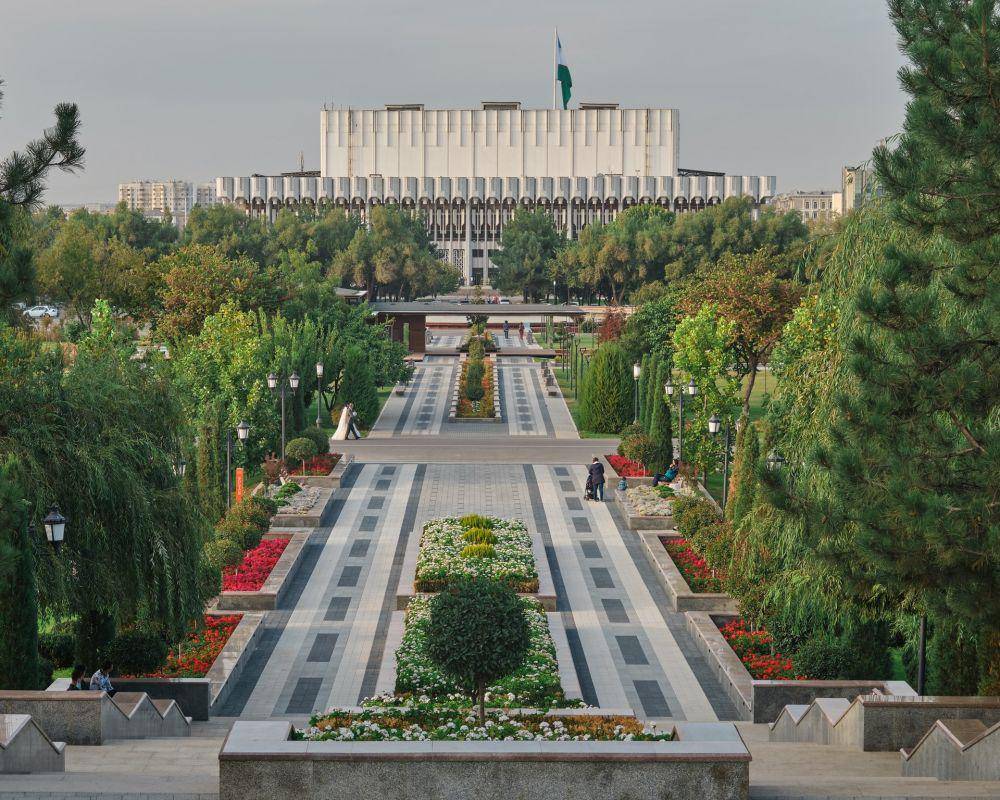 Salah satu sudut kota Tashkent, Uzbekistan. (Unsplash.com/ Farhodjon Chinberdiev)