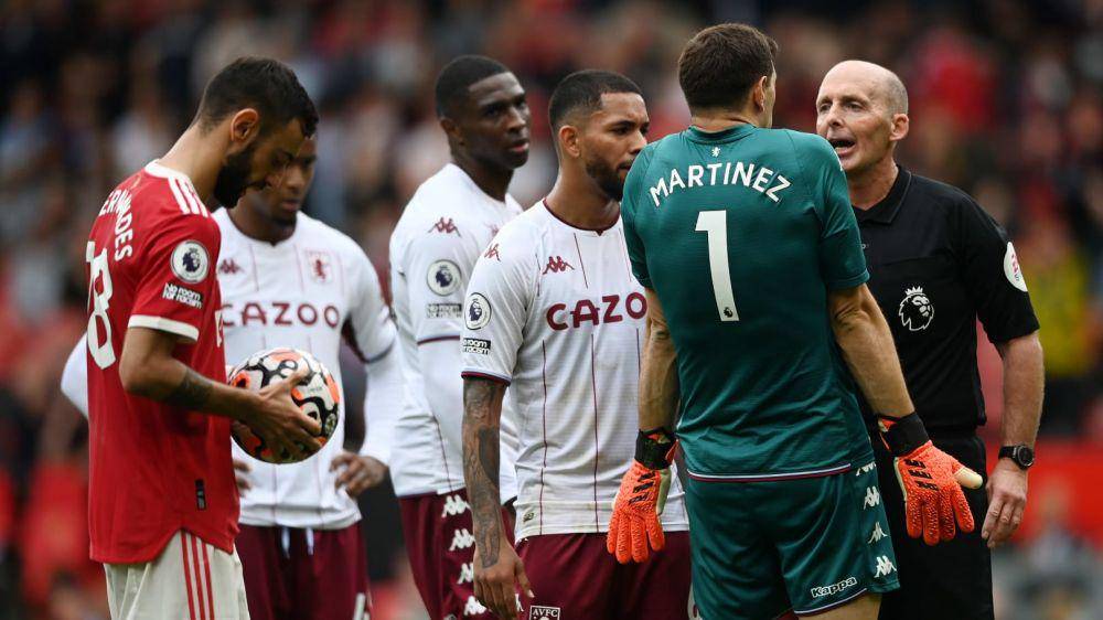 aksi protes Emiliano Martinez (90min.com)