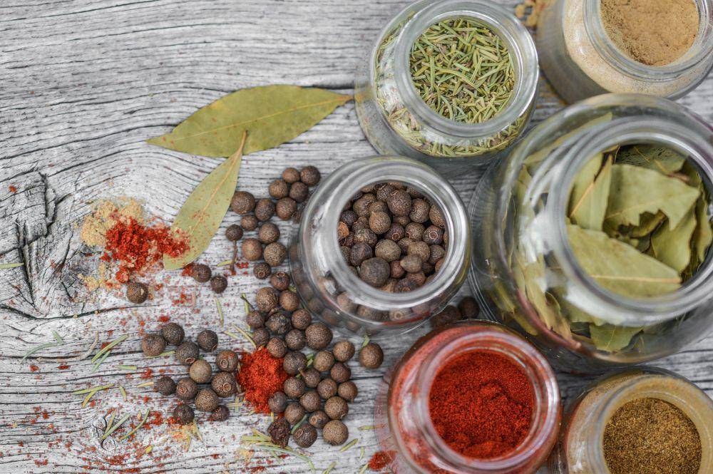 ilustrasi bahan herbal untuk pengobatan (pixabay.com/monicore)