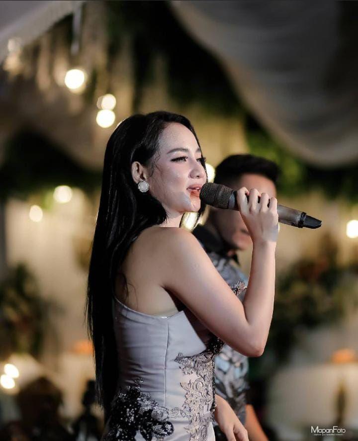 Asli Sidoarjo, 7 Potret Lala Widy Saat Tampil di Atas Panggung