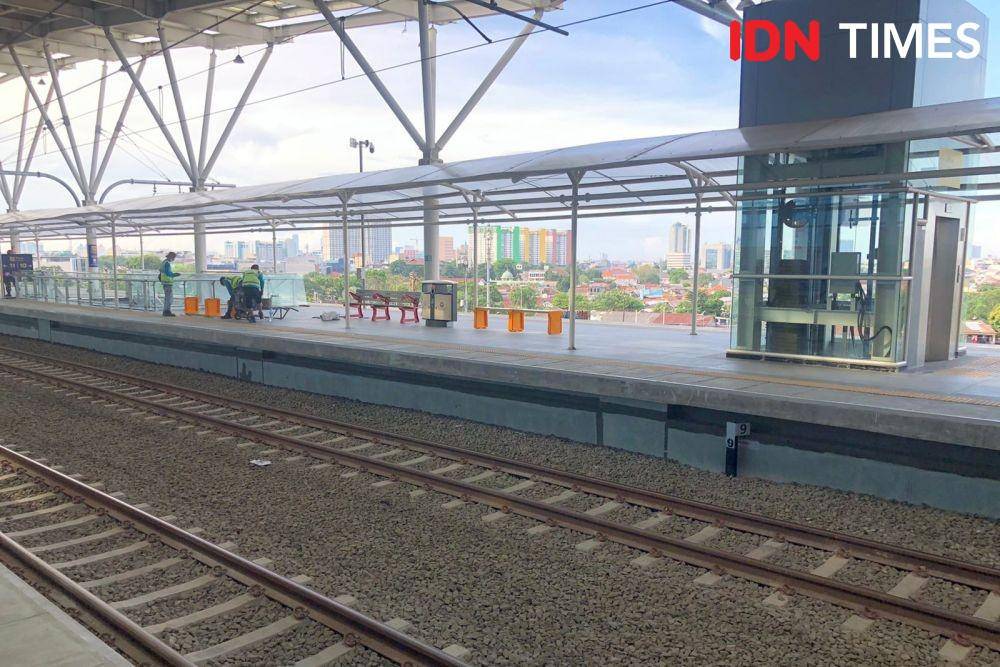 Suasana Jalur Layang di Stasiun Manggarai dengan wajah baru (IDN Times/Vadhia Lidyana)