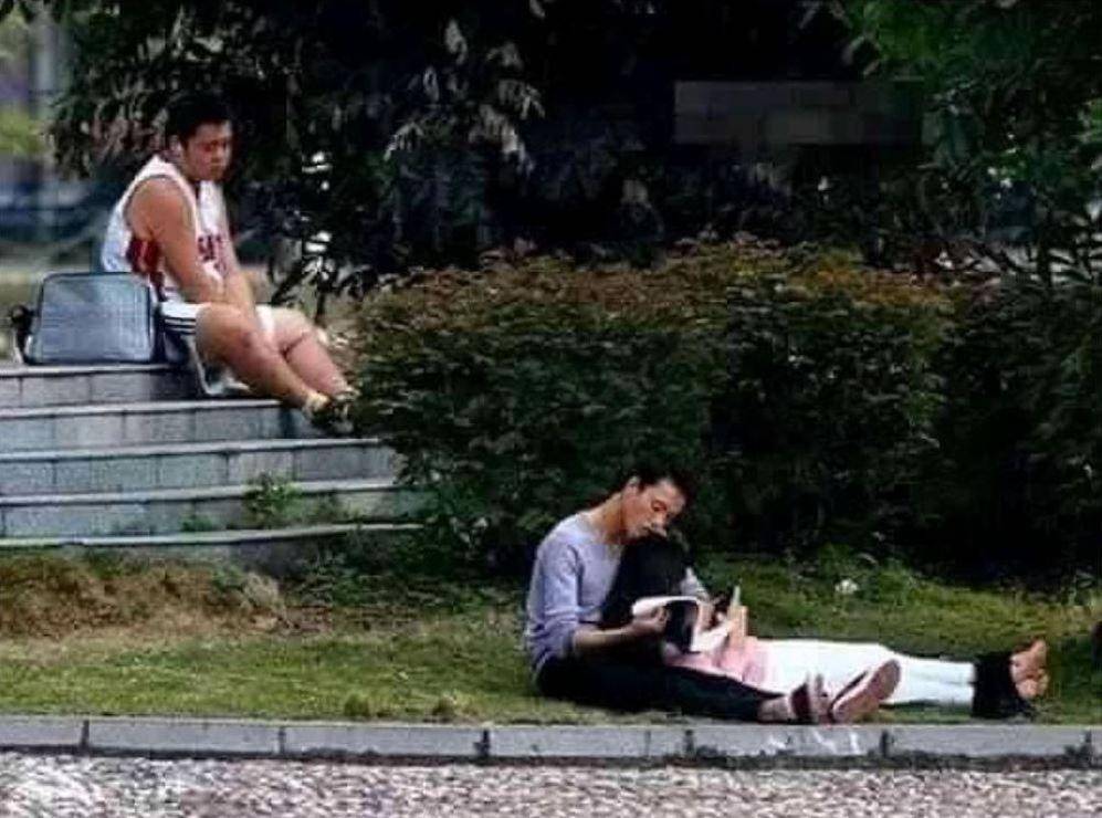 potret ngenes jomblo (instagram.com/awreceh.id)