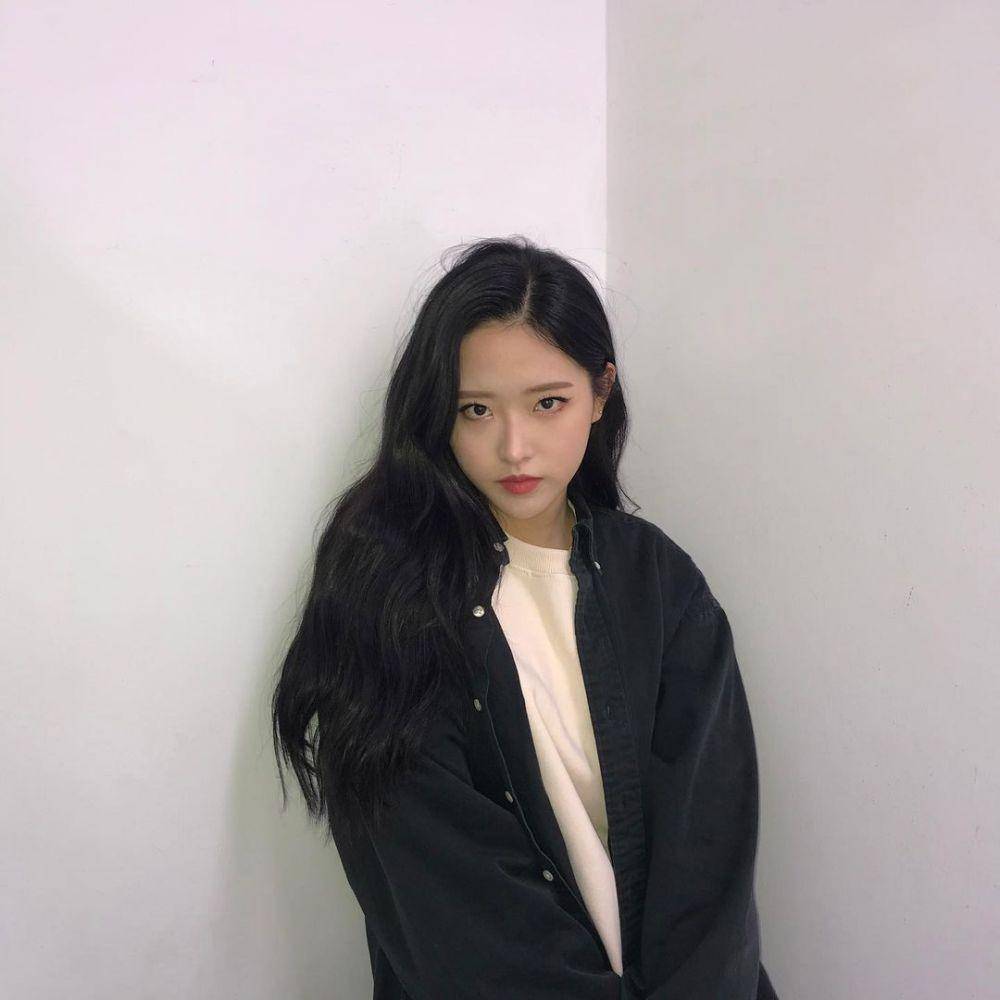 Olivia Hye LOONA (instagram.com/loonatheworld)