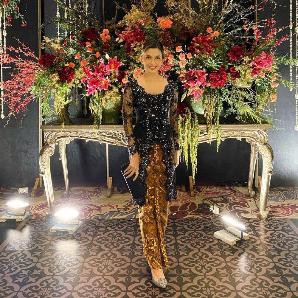 Gaya Kondangan Alisia Rininta (instagram.com/alisiarininta22)