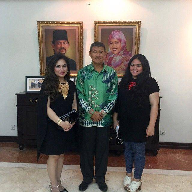 Gaya Olivia Nathania, Putri Nia Daniaty (instagram.com/niadaniatynew)