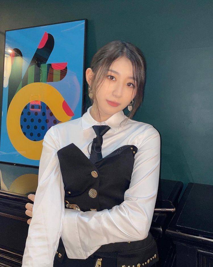Chaeyeon eks IZ*ONE (instagram.com/chaestival_)