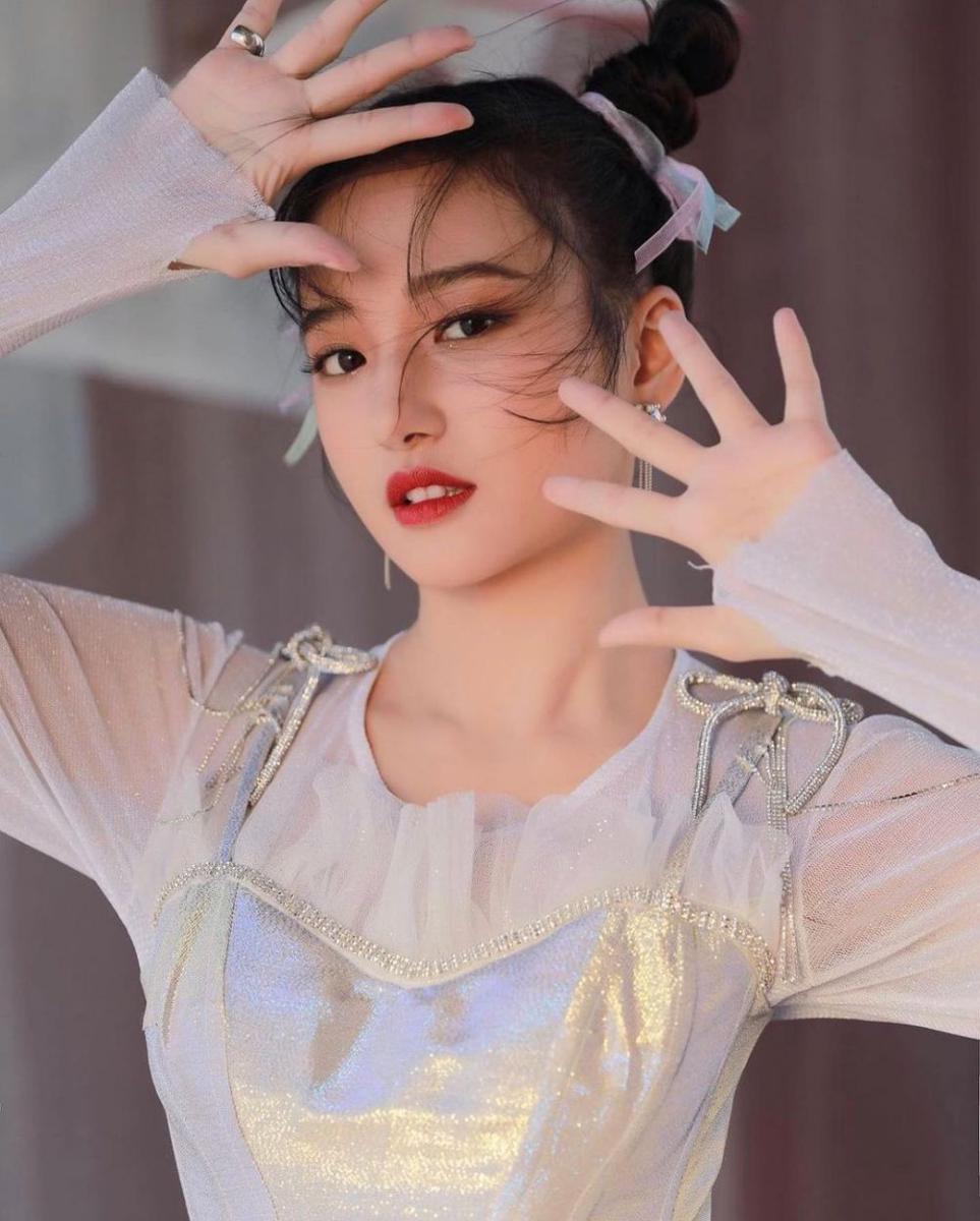 Chen Hsin Wei (instagram.com/girlsplanet_vivi)