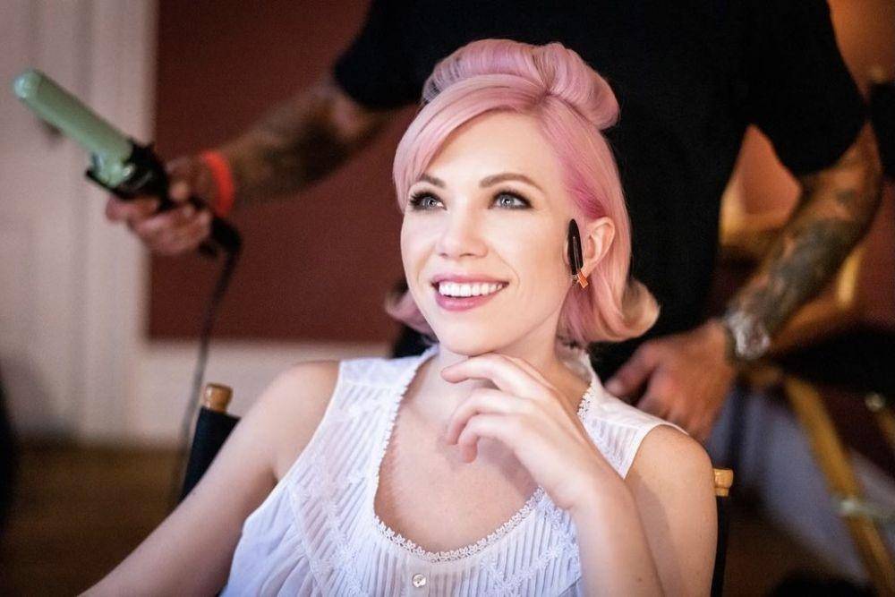 Carly Rae Jepsen (instagram.com/carlyraejepsen)