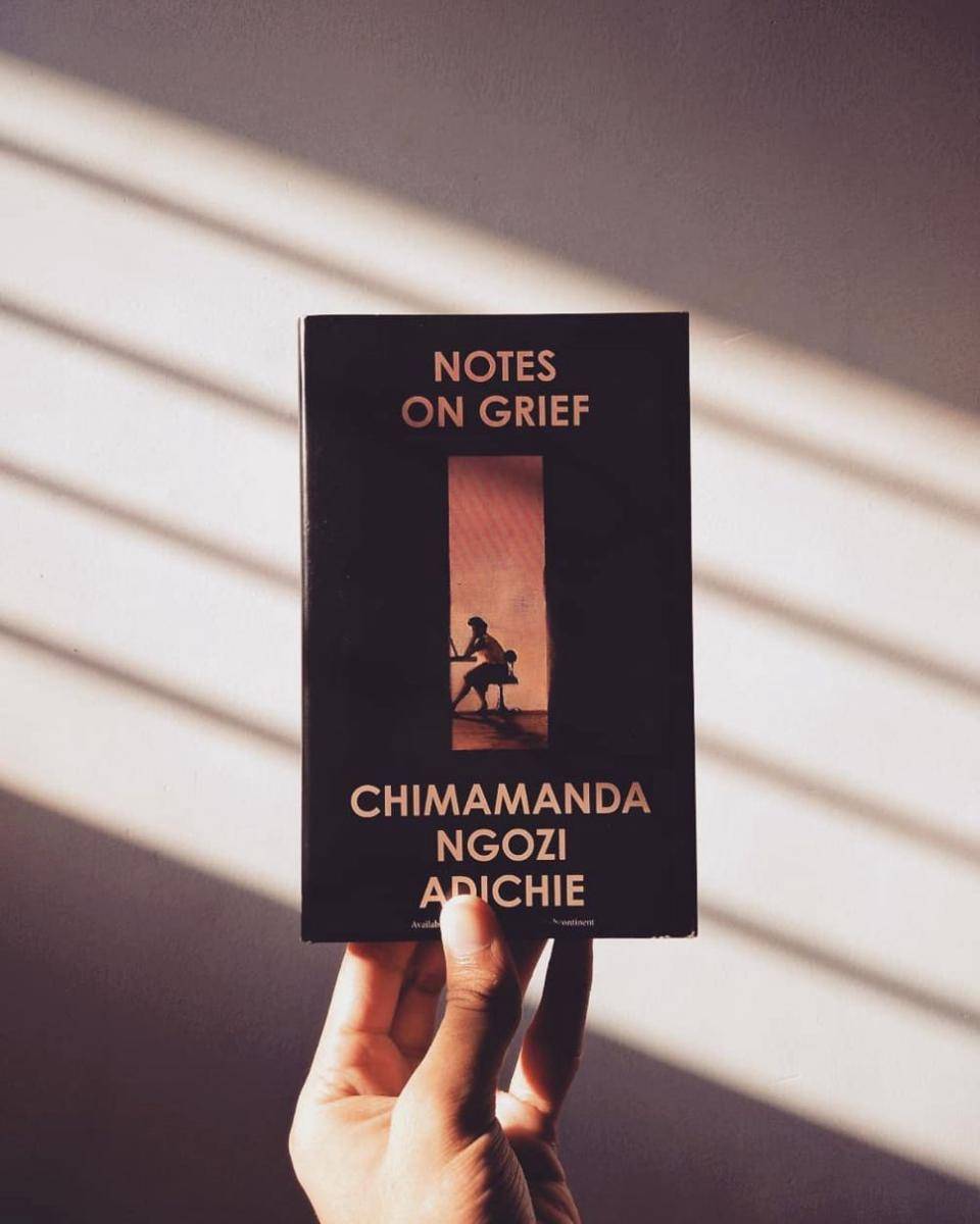 Notes on Grief oleh Chimamanda Ngozi Adichie (instagram.com/ashish_the_reader)
