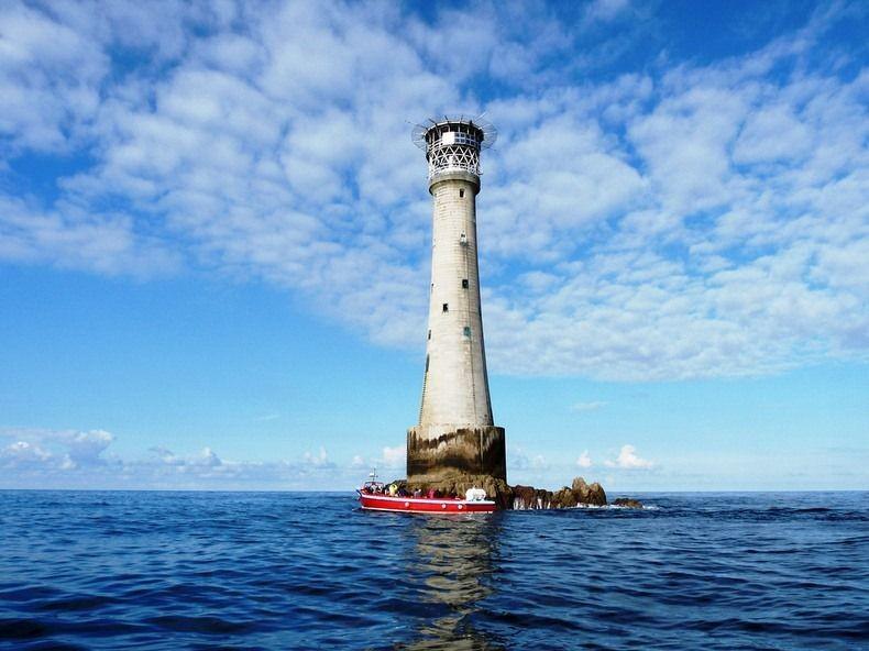 7 Pulau Terkecil di Dunia yang Bersejarah, Bisa Dimasuki