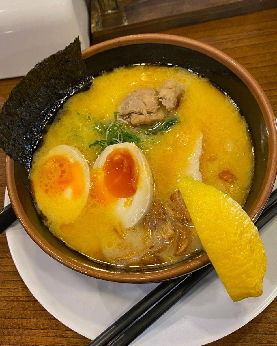 (instagram.com/eatiechubby)