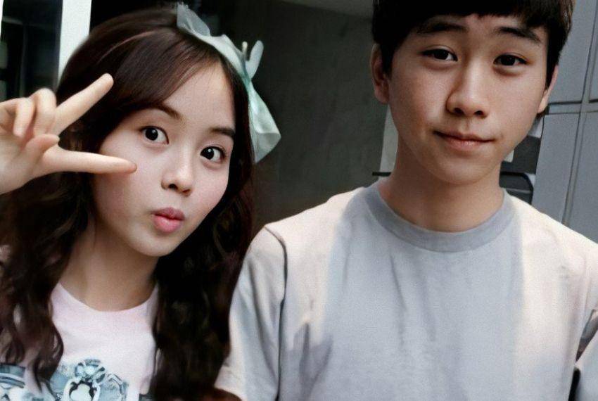 Kim So Hyun dan adik (twitter.com/Babykimsohyun)