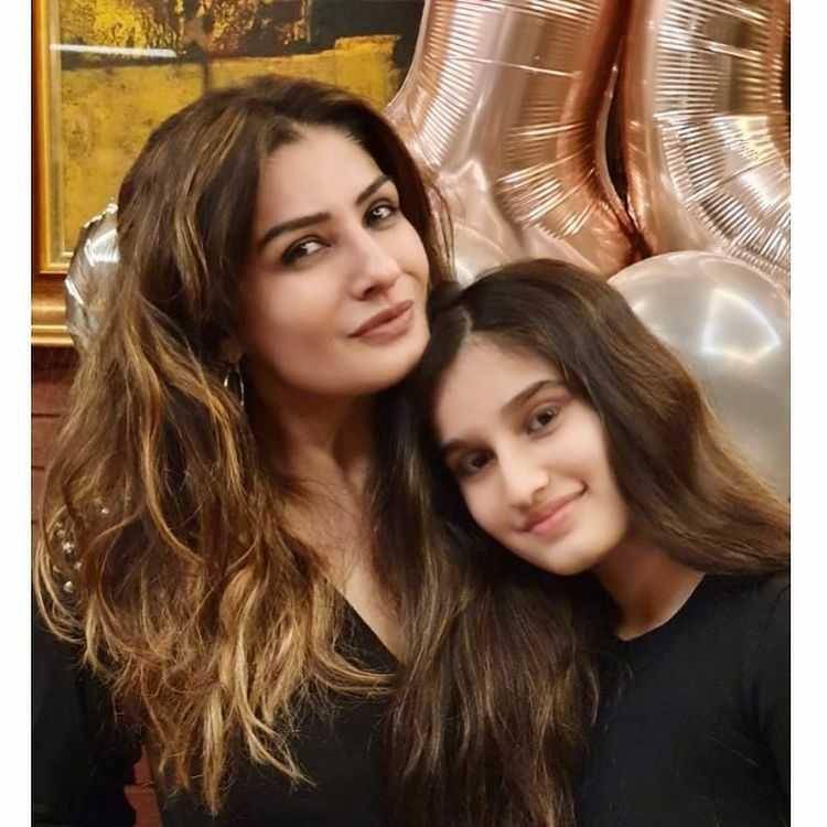 Raveena dan putrinya (instagram.com/officialraveenatandon)