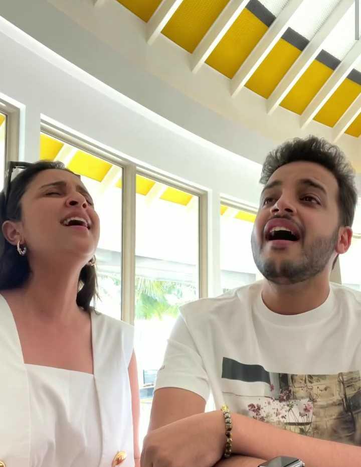 Parineeti Chopra dan adik (instagram.com/parineetichopra)