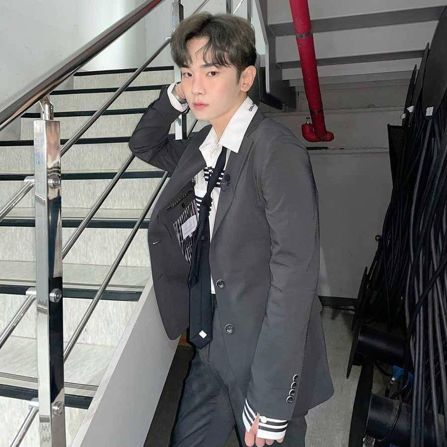 Key SHINee (instagram.com/bumkeyk)