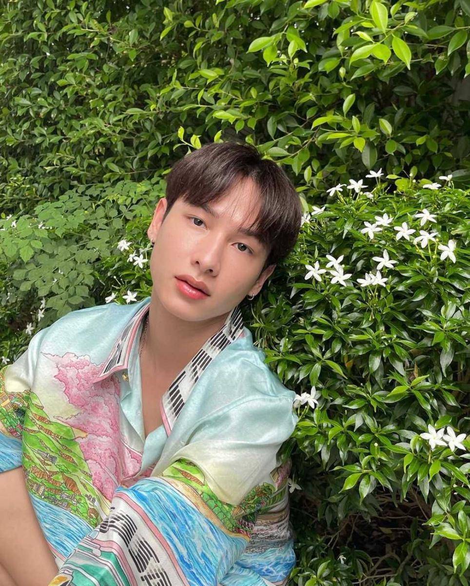 Atthaphan Phunsawat (instagram.com/gun_atthaphan)