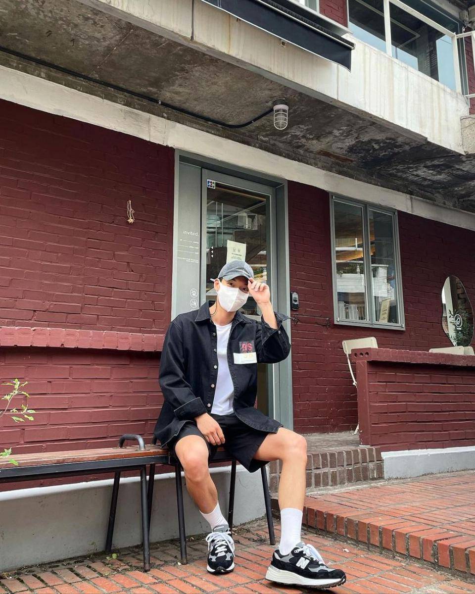 ootd monokrom Wi Ha Joon (instagram.com/wi__wi__wi)