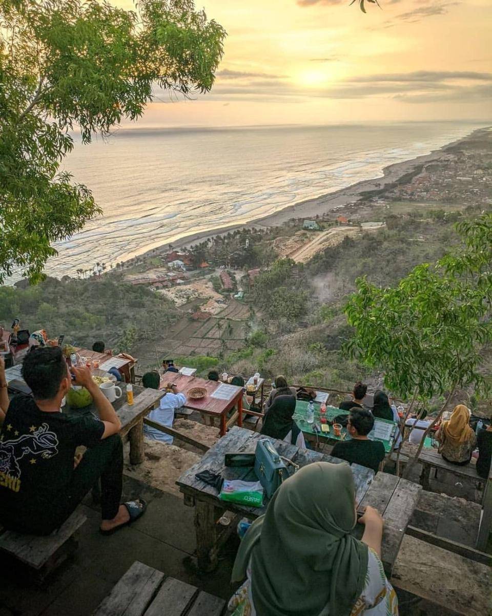 Bukit Paralayang, Yogyakarta (instagram.com/lalunawawi)