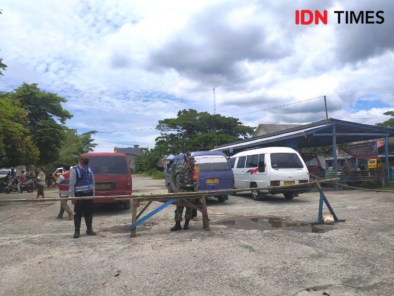Warga Sungai Kunjang Menutup Jalan Ring Road 2 Menuju Tenggarong