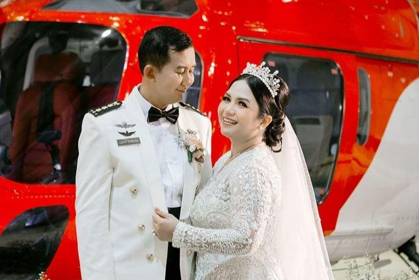 10 Potret Manis Pemberkatan Joy Tobing dan Suami, Sah Jadi Ibu Persit!