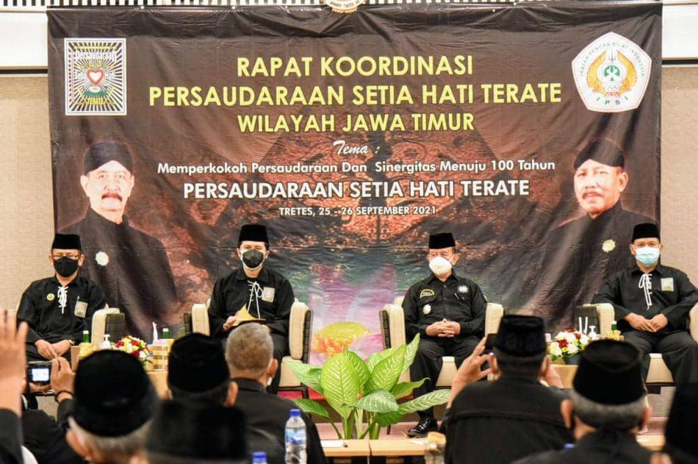 Wagub Jatim, Emil Elestianto Dardak saat rakor bersama PSHT. Dok. Humas Pemprov Jatim.