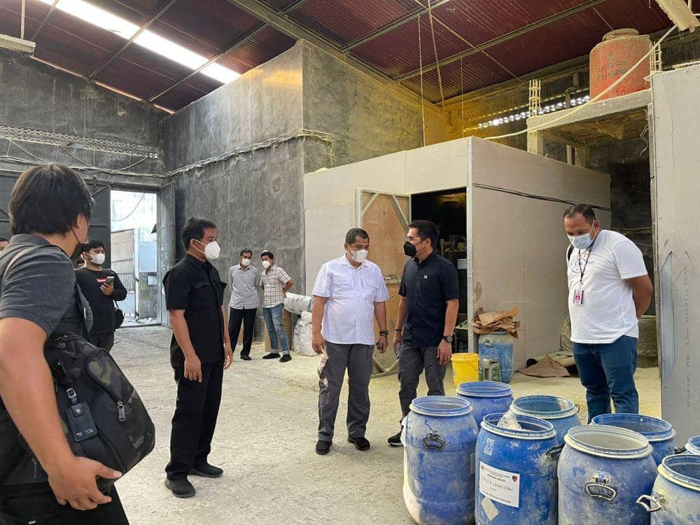 Bareskrim Polri sidak dua pabrik produksi obat terlarang di Yogyakarta. (dok. Humas Polri)