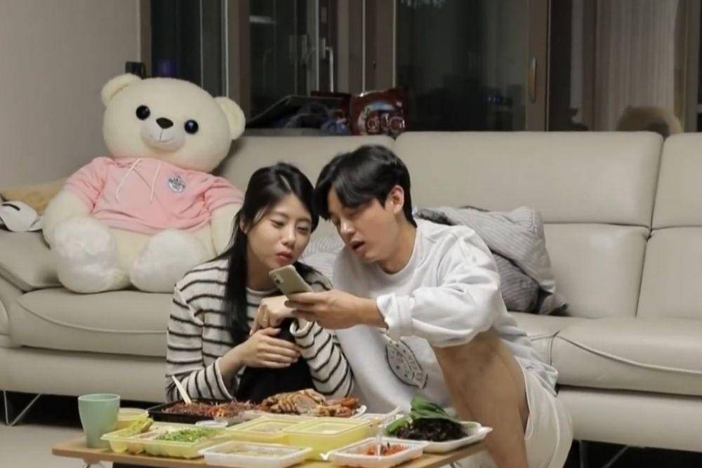 Lee Ji Hoon dan Lee Han Na (Youtube 나혼자산다 STUDIO)