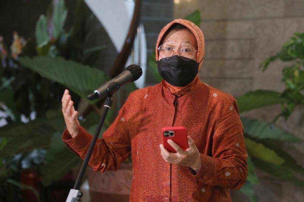 Menteri Sosial Tri Rismaharini gelar jumpa pers pemutakhiran DTKS di Kementerian Sosial pada Senin, (27/9/2021). (dok. Kemensos)