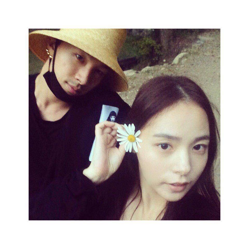 Taeyang dan Min Hyo Rin (Instagram.com/_youngbae_)