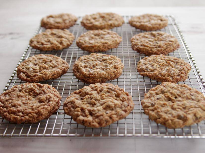 ilustrasi granola choco chip cookies (www.foodnetwork.com/Ree Drummond)