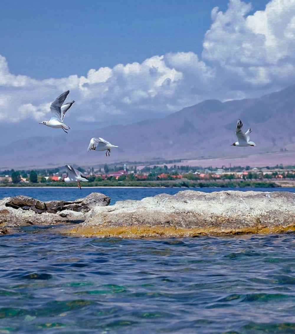Issyk Kul Lake (instagram.com/abracasabra)