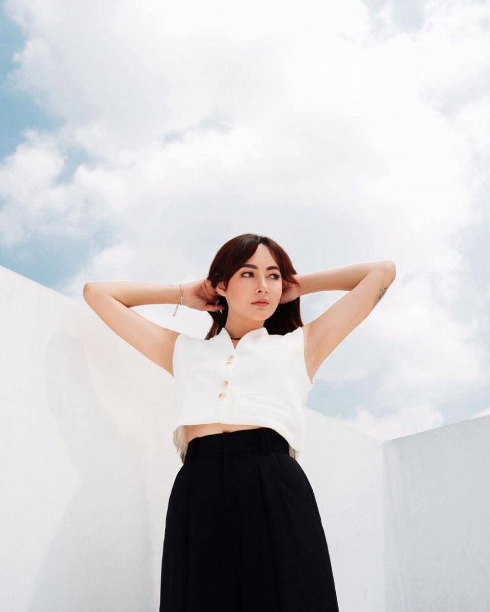 Dewi Rezer (instagram.com/rezerdewi)