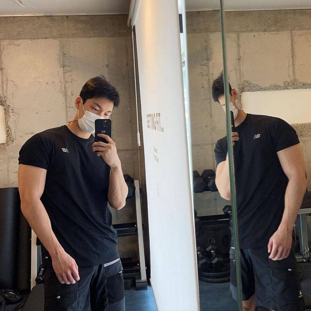 Wi Ha Joon (instagram.com/wi__wi__wi)