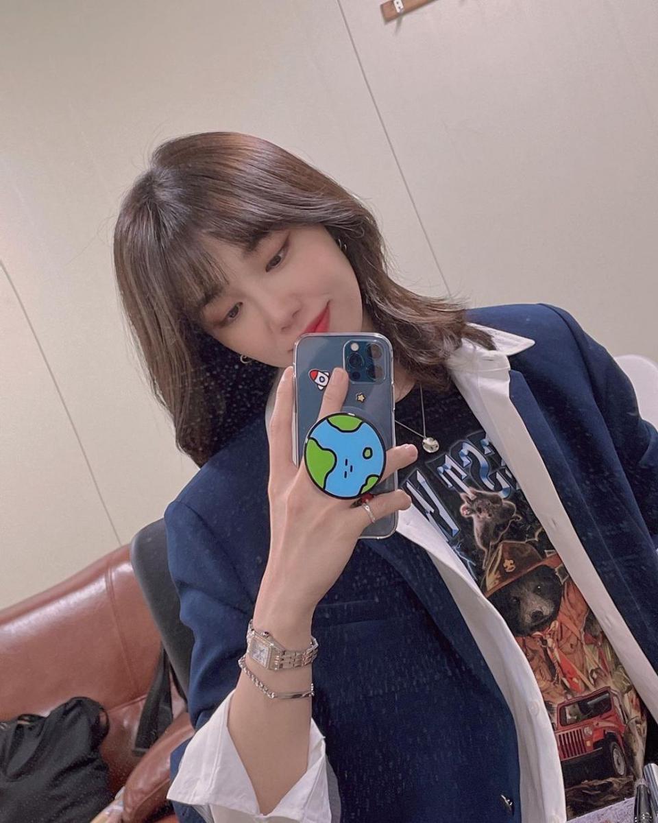 Eunji Apink (instagram.com/artist_eunji)
