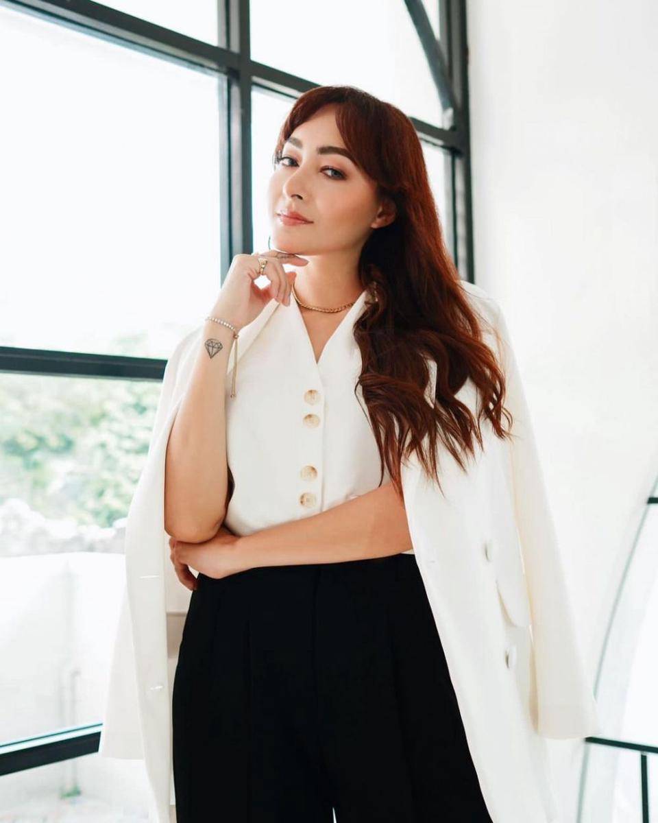 Dewi Rezer (instagram.com/rezerdewi)