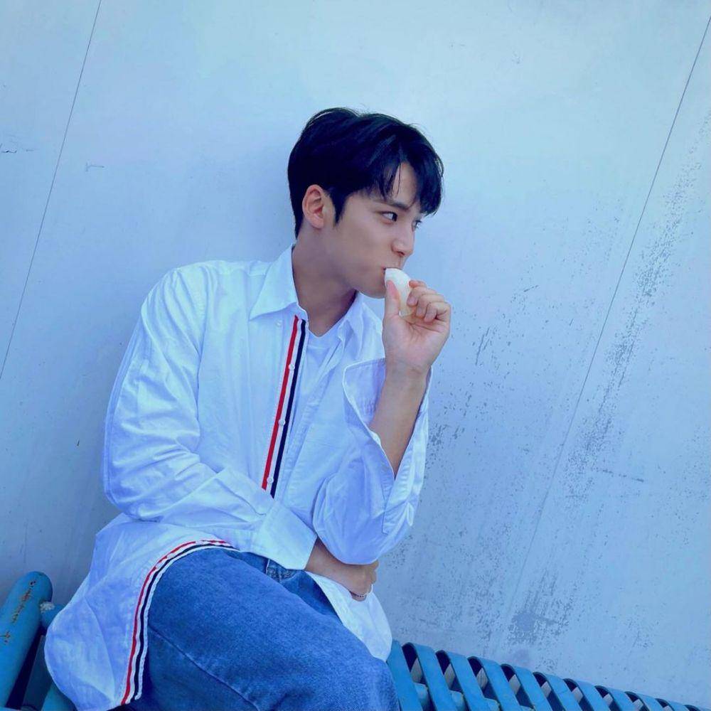 OOTD ala Mingyu SEVENTEEN (Instagram.com/min9yu_k)