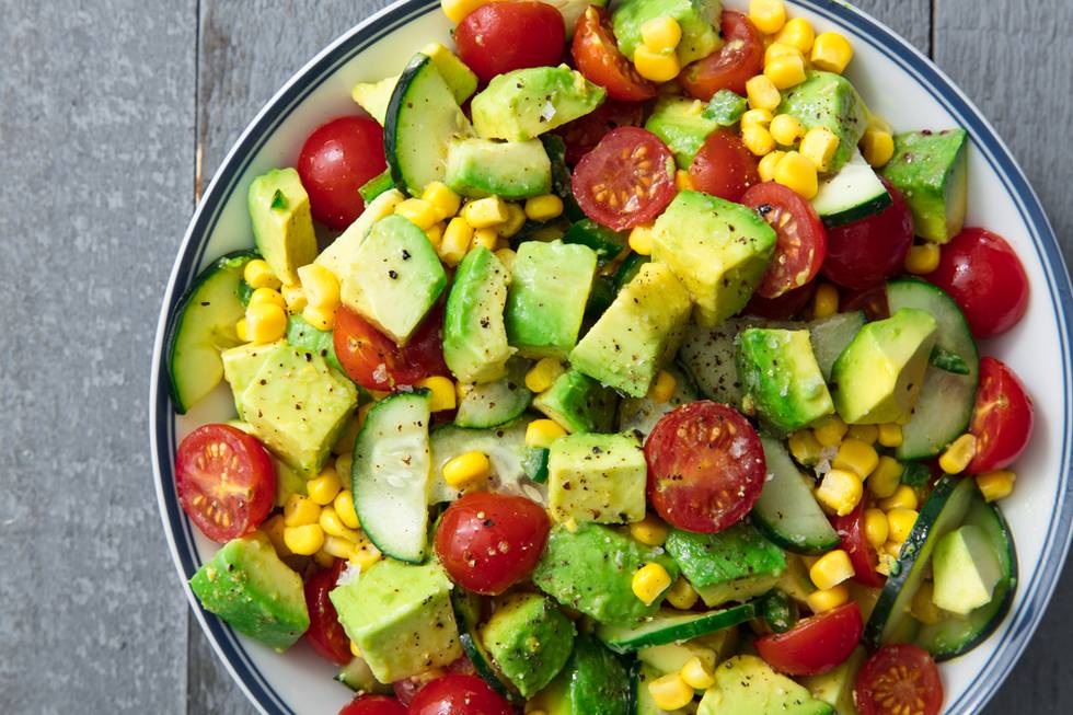 Ilustrasi salad alpukat (delish.com)