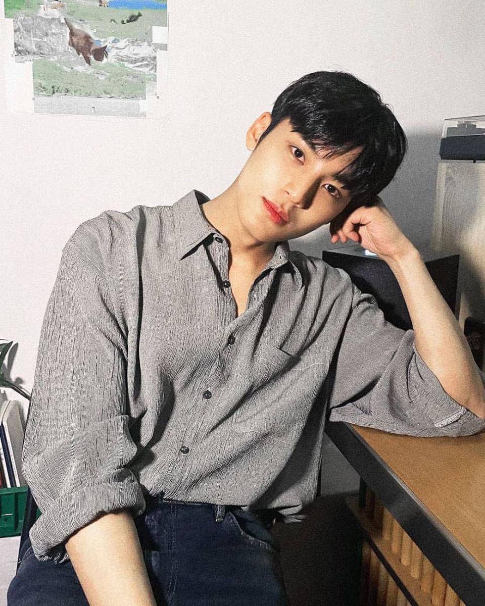 OOTD ala Mingyu SEVENTEEN (Instagram.com/mingyu_latte)