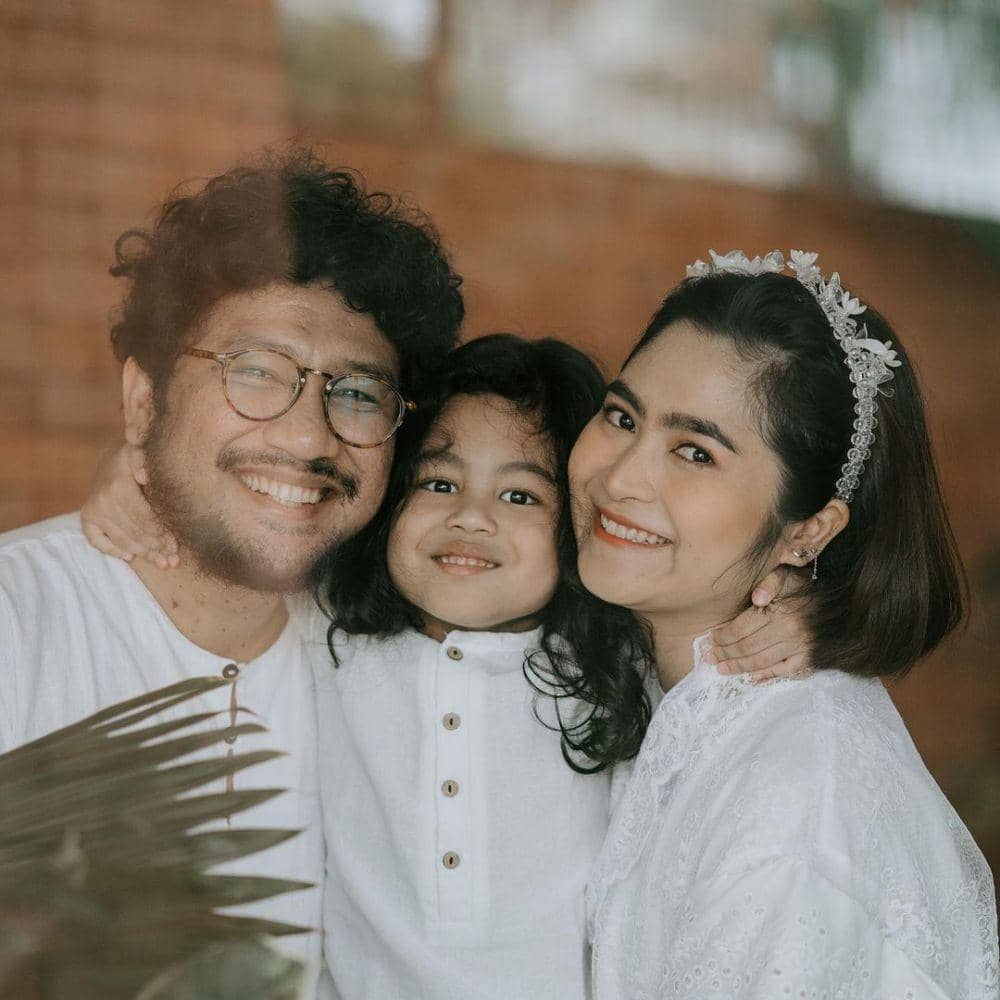 Kunto Aji (instagram.com/peonyandherself)