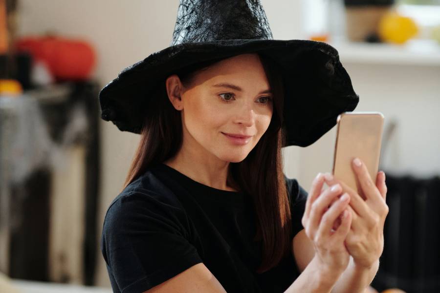 Ilustrasi selfie (pexels.com/@daisy-anderson)
