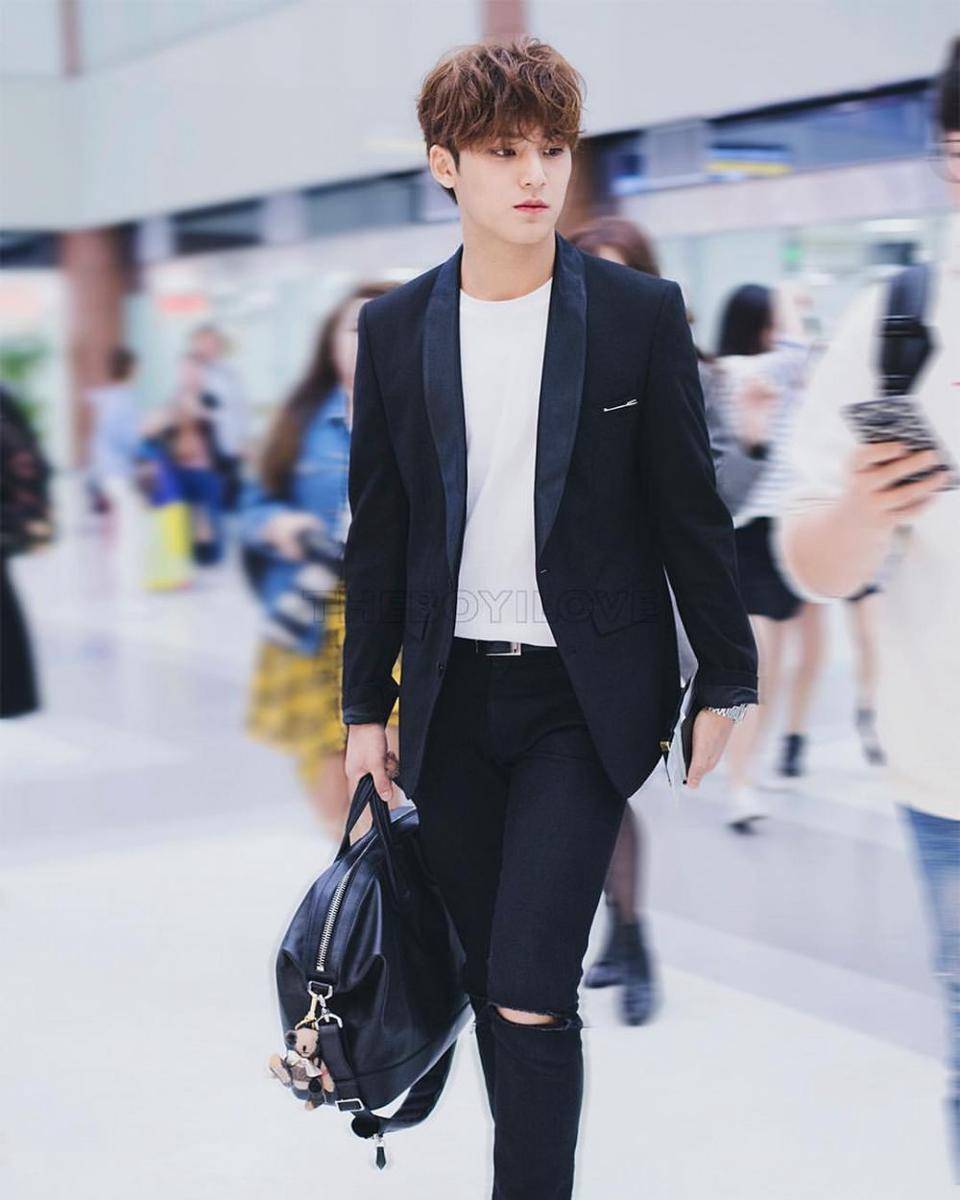 OOTD ala Mingyu SEVENTEEN (Instagram.com/mingyu)
